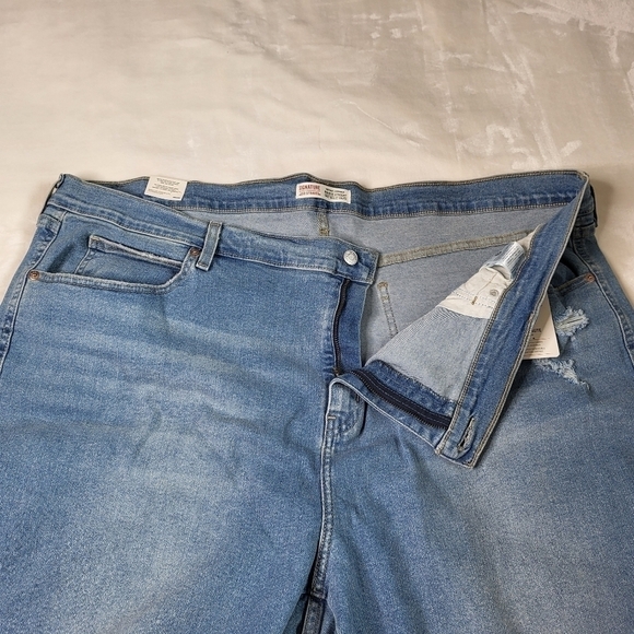 Levi's Heritage High Rise Distressed cropped ankle Jeans. Size 28W - Picture 3 of 11